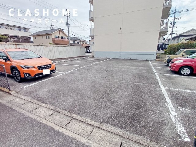 ハイツルミナス　　 刈谷市近郊の賃貸はクラスホーム刈谷店の駐車場