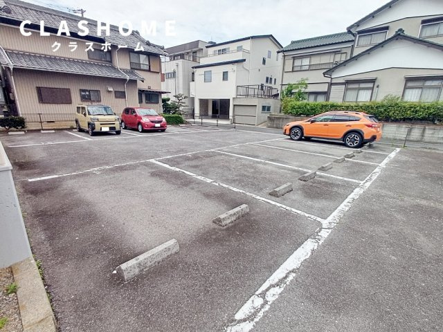 ハイツルミナス　　 刈谷市近郊の賃貸はクラスホーム刈谷店の駐車場