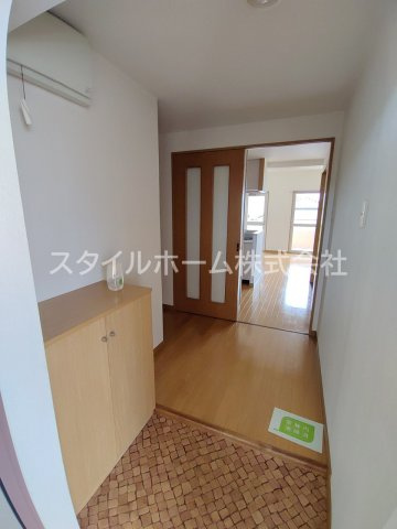 サンフィオーレ中郷の玄関|別部屋写真です。