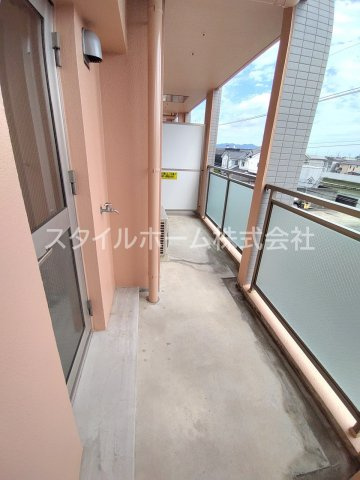 サンフィオーレ中郷のバルコニー|別部屋写真です。