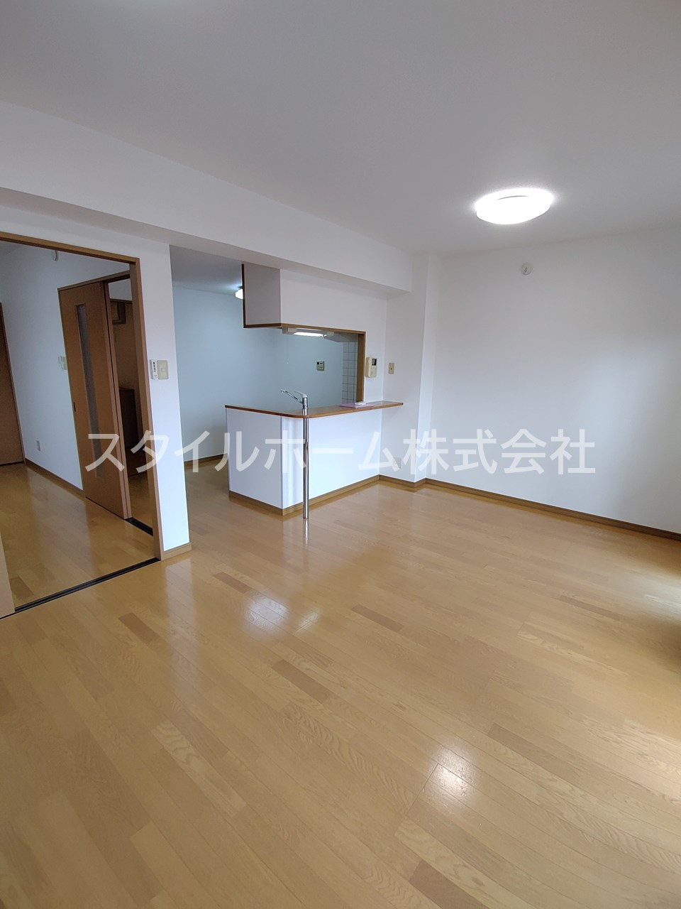 サンフィオーレ中郷の居間・リビング|別部屋写真です。