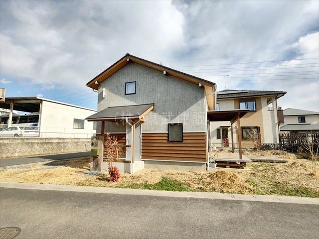 【外観】 | 小川町小川 | ガーデニングや家庭菜園が楽しめる南庭付き