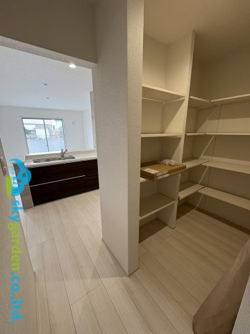 茅ヶ崎市萩園第2　新築戸建　全3棟2号棟の収納|ちょっとした収納スペースも充実しています