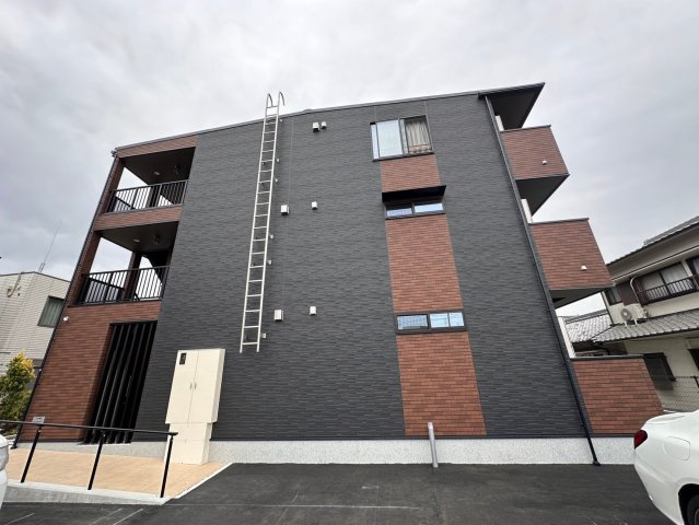 アリュールの外観