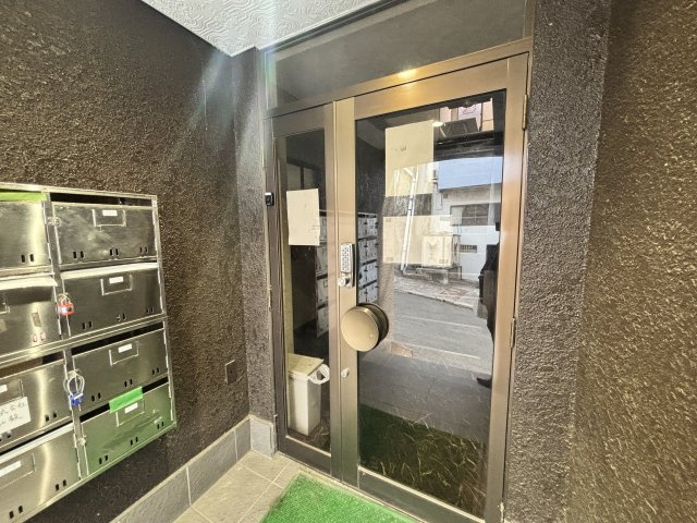 岡本ビラのエントランス