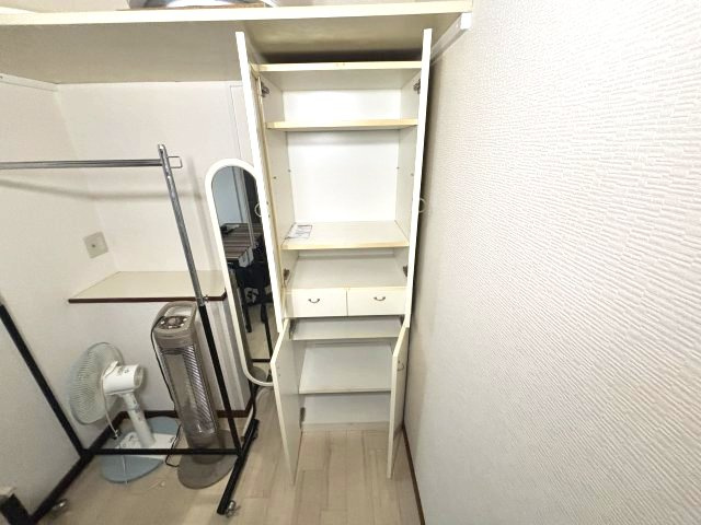 岡本ビラの収納