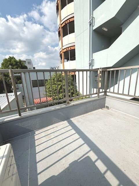 柿の木坂一丁目戸建のバルコニー