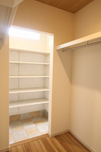 大津甲　　新築戸建　1号地　（全2区画）の収納|1F　2.5帖　※ホール、LDK、シューズインクローク、洗面脱衣室から出入りできます！