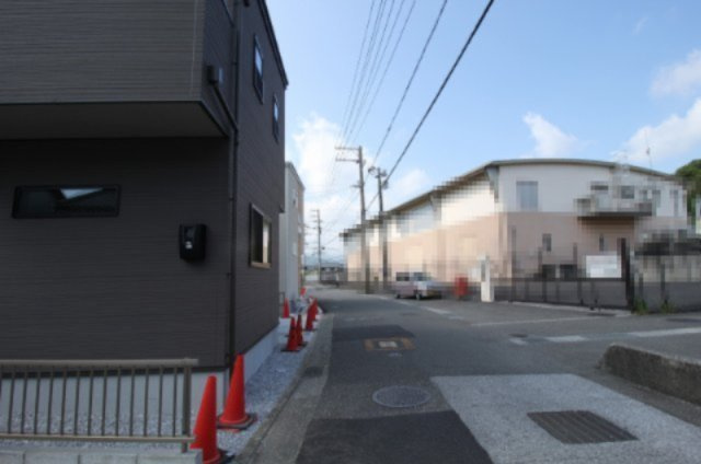 大津甲　　新築戸建　1号地　（全2区画）の前面道路含む現地写真