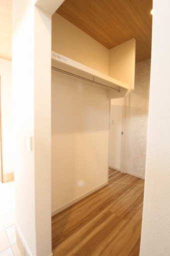 大津甲　　新築戸建　1号地　（全2区画）の収納|1F　2.5帖　※ホール、LDK、シューズインクローク、洗面脱衣室から出入りできます！