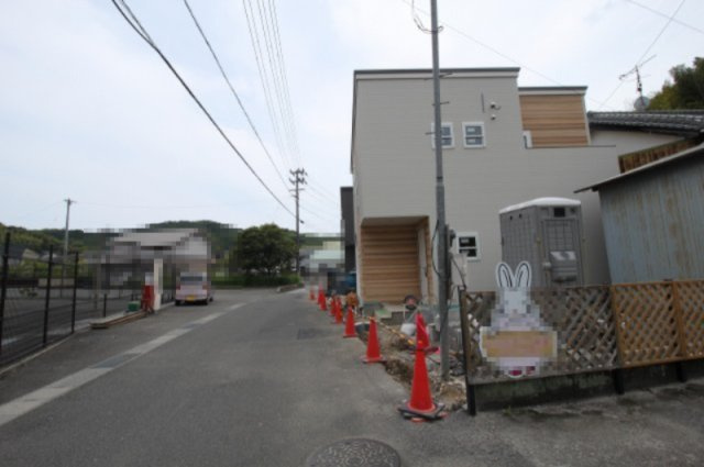 大津甲　　新築戸建　1号地　（全2区画）の前面道路含む現地写真|東側　幅5.2ｍ　接面　13.2ｍ