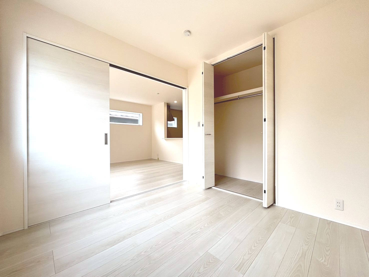 リーブルガーデン　一宮市萩原町第19　全3区画分譲の和室|一室あると便利な和室は、ご来客時はもちろん、お子様のお昼寝や遊び場、寝室としてもご利用いただけます。
日本の伝統を引き継ぐ、畳のお部屋は癒しの空間となっています。