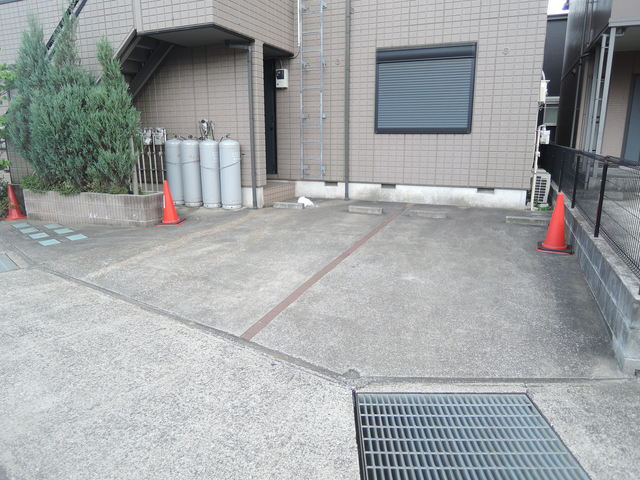 リバーハイムミナミの駐車場|敷地内駐車場
