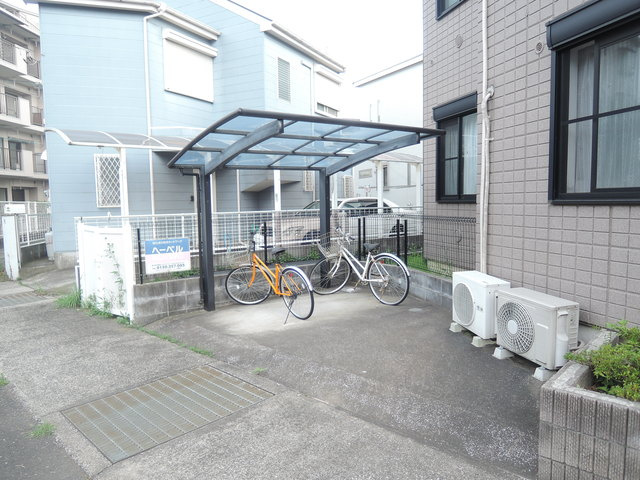 リバーハイムミナミのその他共用部分|屋根付自転車駐輪場