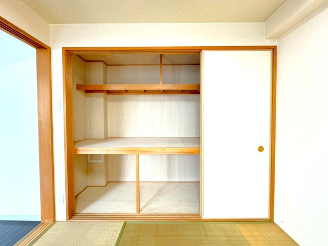 ◆京阪「伏見桃山」駅徒歩７分◆三方角住戸◆収納充実３LDK◆エスリード伏見桃山壱番館の収納|押入