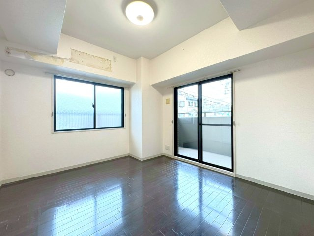 ◆京阪「伏見桃山」駅徒歩７分◆三方角住戸◆収納充実３LDK◆エスリード伏見桃山壱番館の洋室|洋室（７帖）