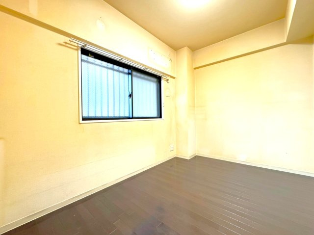 ◆京阪「伏見桃山」駅徒歩７分◆三方角住戸◆収納充実３LDK◆エスリード伏見桃山壱番館の洋室|洋室（５.２帖）