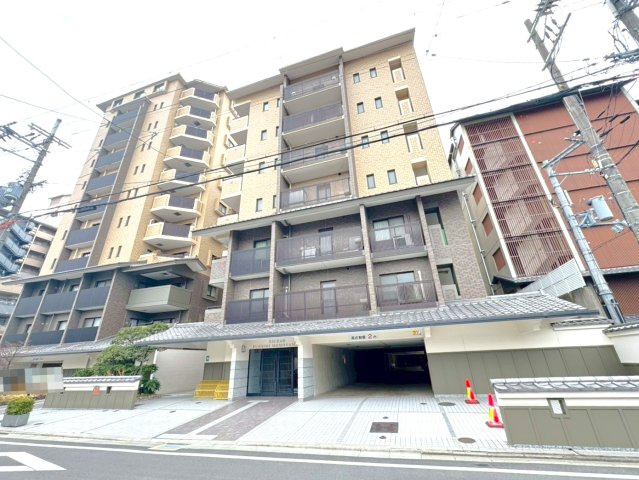 ◆京阪「伏見桃山」駅徒歩７分◆三方角住戸◆収納充実３LDK◆エスリード伏見桃山壱番館の外観|マンション外観