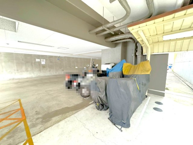 ◆京阪「伏見桃山」駅徒歩７分◆三方角住戸◆収納充実３LDK◆エスリード伏見桃山壱番館のその他共用部分|バイク置き場