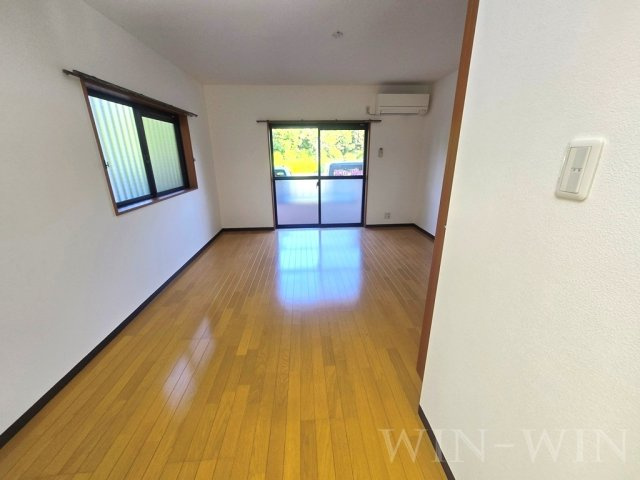 グリシーヌの居間・リビング|イメージ（同建物内別部屋の写真です）