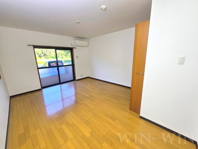 グリシーヌの居間・リビング|イメージ（同建物内別部屋の写真です）