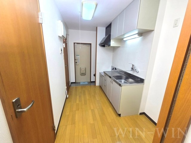 グリシーヌのキッチン|イメージ（同建物内別部屋の写真です）