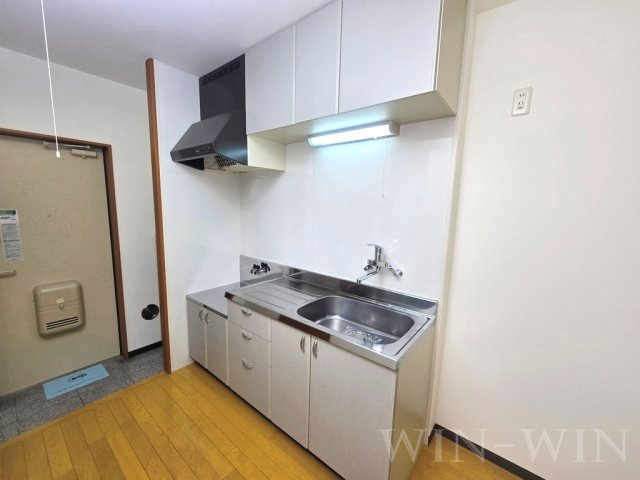 グリシーヌのキッチン|イメージ（同建物内別部屋の写真です）