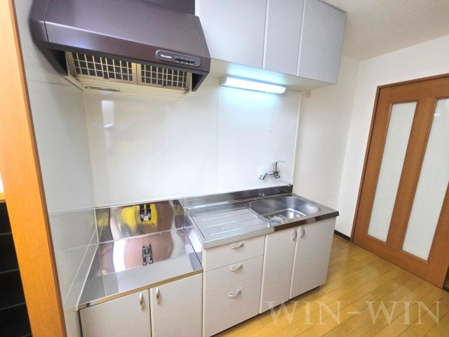 グリシーヌのキッチン|イメージ（同建物内別部屋の写真です）