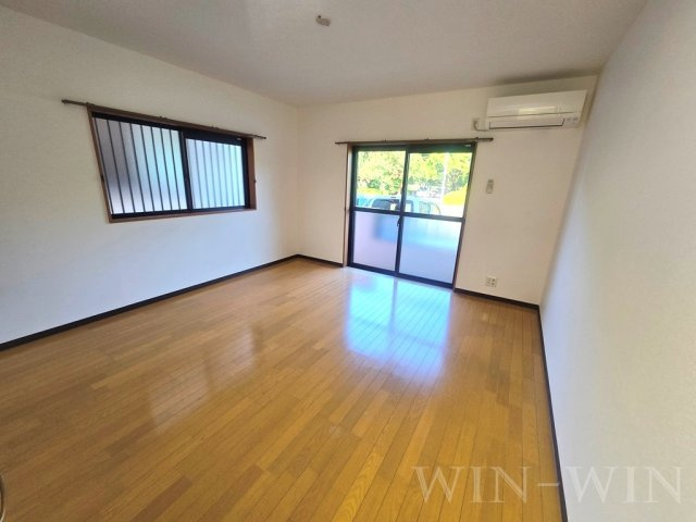 グリシーヌの居間・リビング|イメージ（同建物内別部屋の写真です）