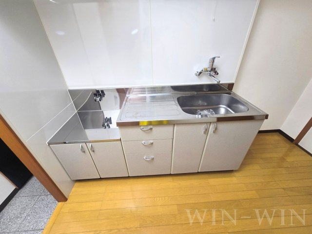 グリシーヌのキッチン|イメージ（同建物内別部屋の写真です）