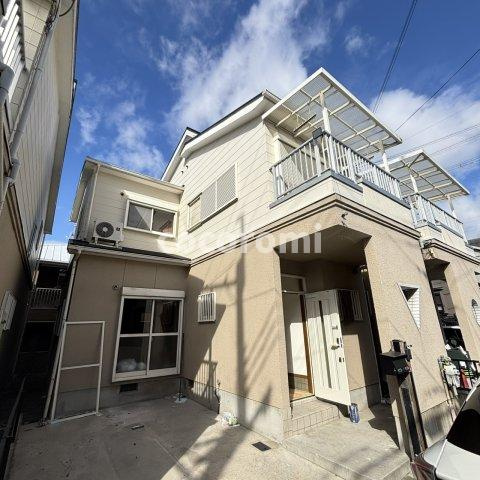 リヴェール津田駅前の駐車場