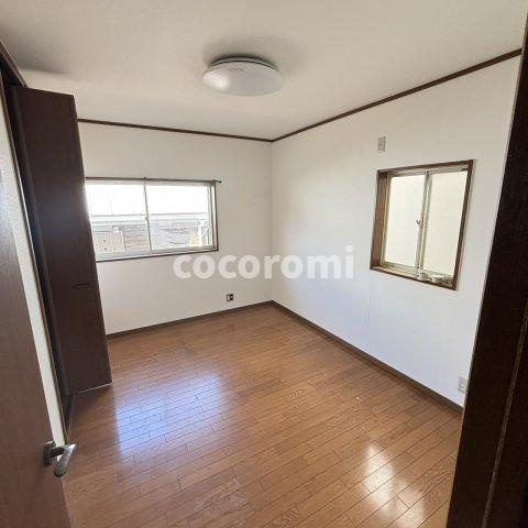 リヴェール津田駅前の洋室