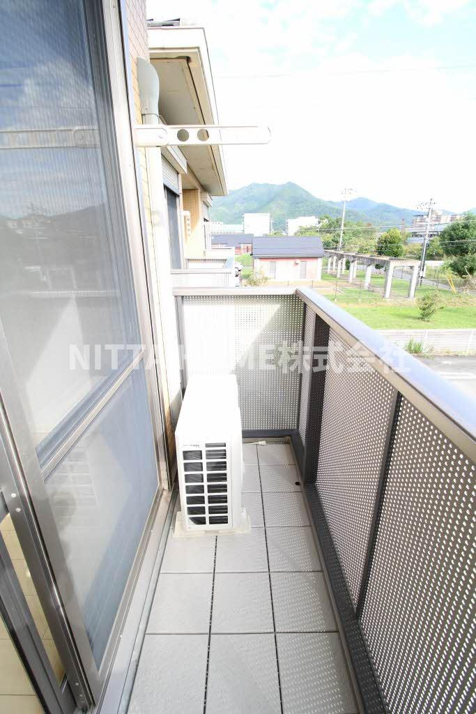 メゾンアークＡのバルコニー|洗濯物が干せるバルコニー!(^^)!