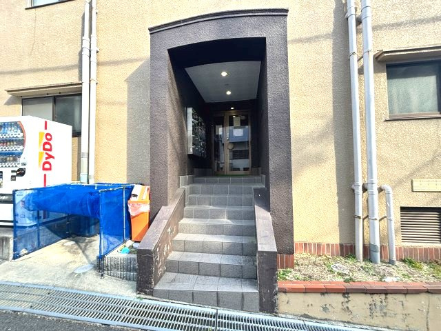 岡本ビラのエントランス