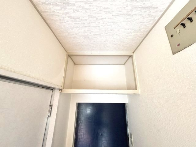 岡本ビラの収納