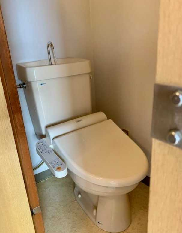 グリンメゾネット　ロフト　角部屋　駅近のトイレ