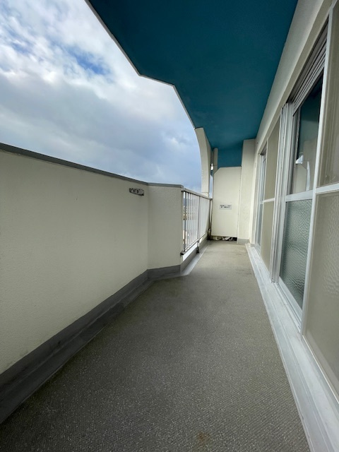 桂川ハイツ２号館のバルコニー