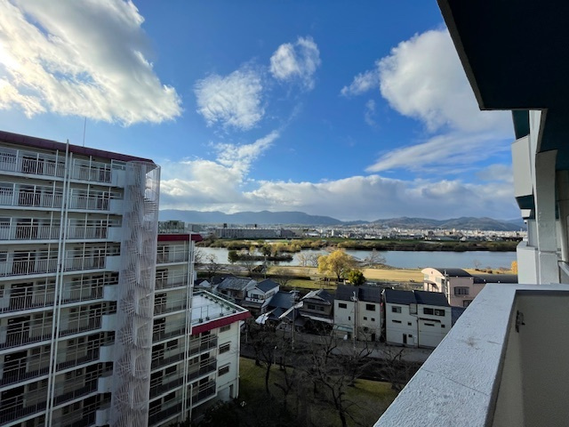 桂川ハイツ２号館のバルコニー