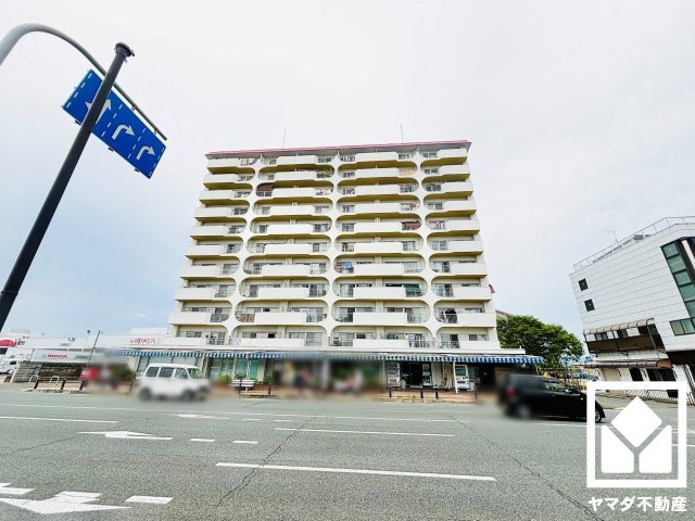 桂川ハイツ２号館の外観