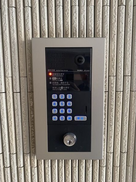 コート新栄のエントランス