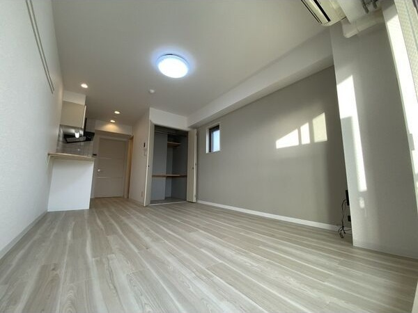 コート新栄の居間・リビング