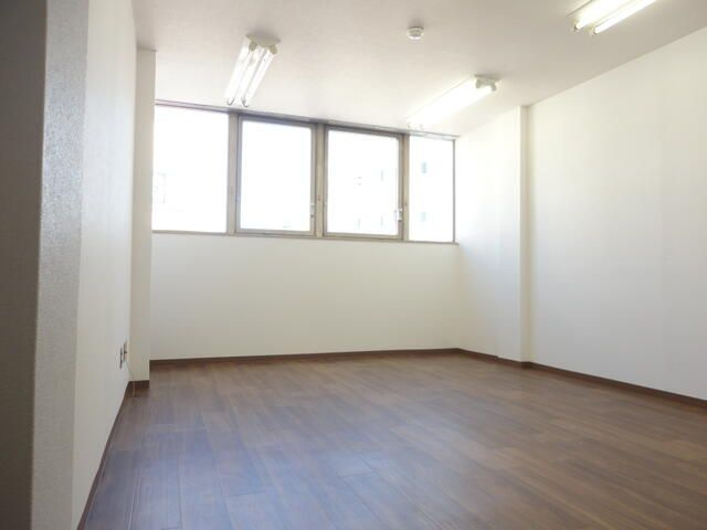 矢野ビルの寝室