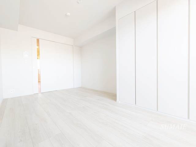 ＲＪＲプレシア東十条ガーデンの寝室|窓側からのアングルです☆
