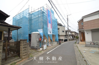 【前面道路含む現地写真】 | 綾瀬市落合南３丁目 新築戸建て 全1棟【仲介手数料無料】 | ※令和8年3月中旬に撮影