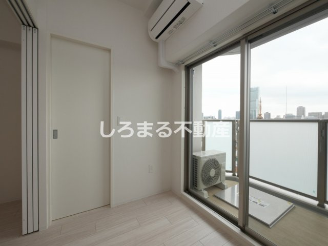 セレニテ夕陽丘エクラの洋室