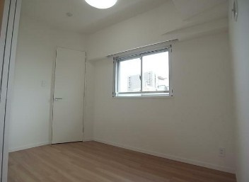 【寝室】 | エミリブ練馬 | 全面フローリング。