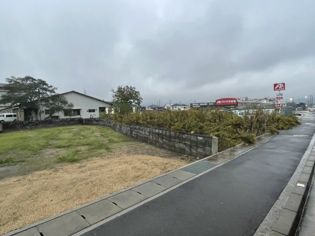 綾川町萱原　土地の周辺