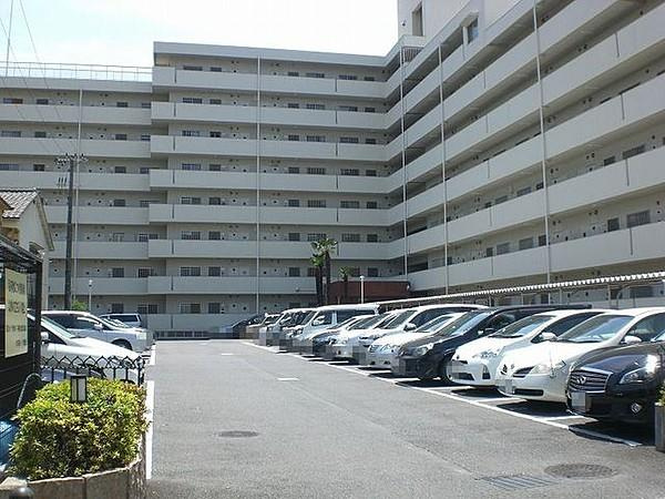 吹田芙蓉ハイツの駐車場|駐車場があります