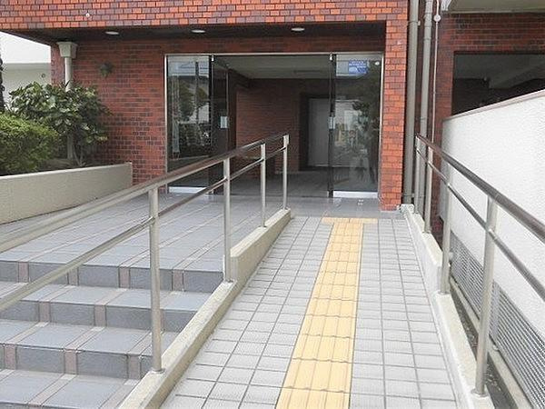 吹田芙蓉ハイツのエントランス|毎日通るエントランスはこのようになっています