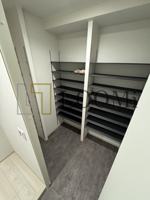 【収納】 | MAISON COULEUR UESHIO | MAISON COULEUR UESHIO　ウォークインシューズボックス